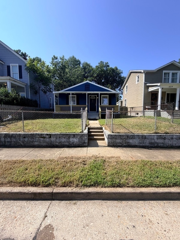 Photo - 611 Hazelhurst Ave
