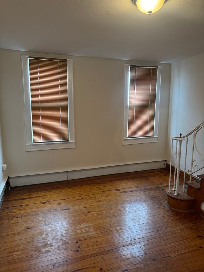 Building Photo - 903 Price St Unit 903 price st