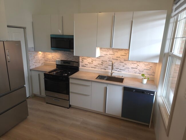 Photo - 2723 W Washington Blvd Unit 2nd Floor