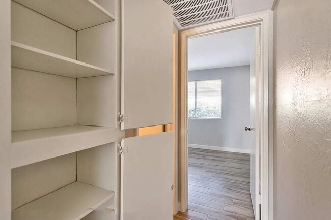 936 E Roma Ave Unit 2
