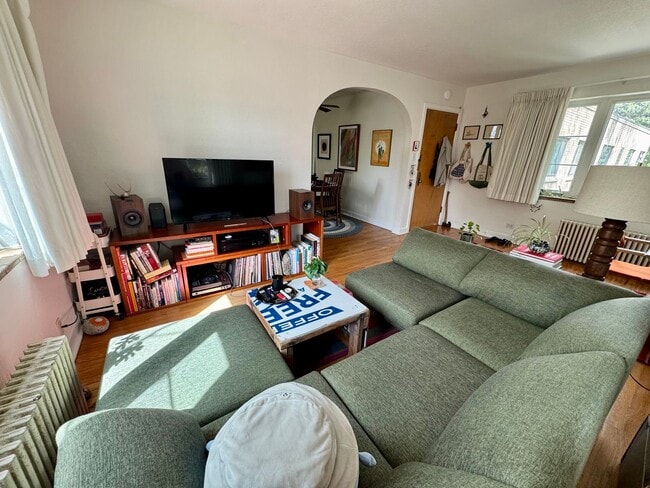 Photo - Mid Century Modern 1 bed Condo Unidad 8