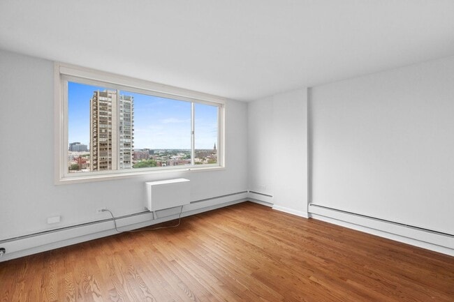 Photo - 1344 N Dearborn St