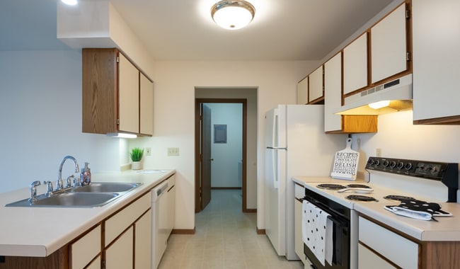 Photo - Shady Lane Apartments