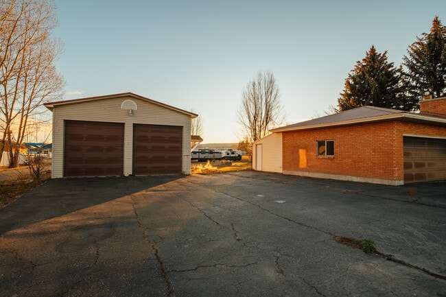 Photo - 284 N 45th E