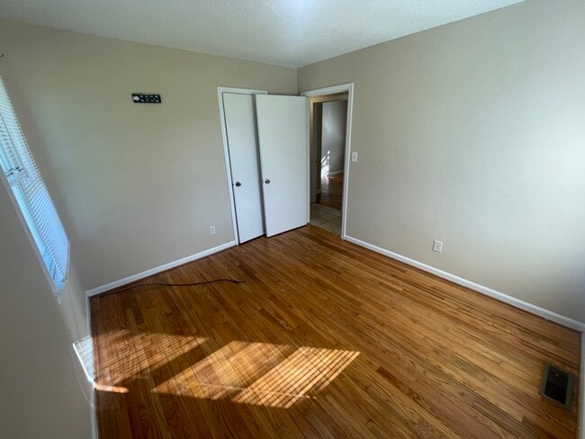 Photo - 705 Harris Rd