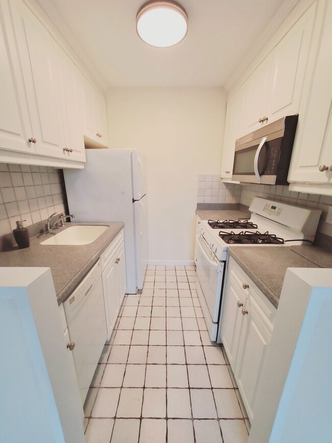 Photo - 140 Grove St Condo Unit 6