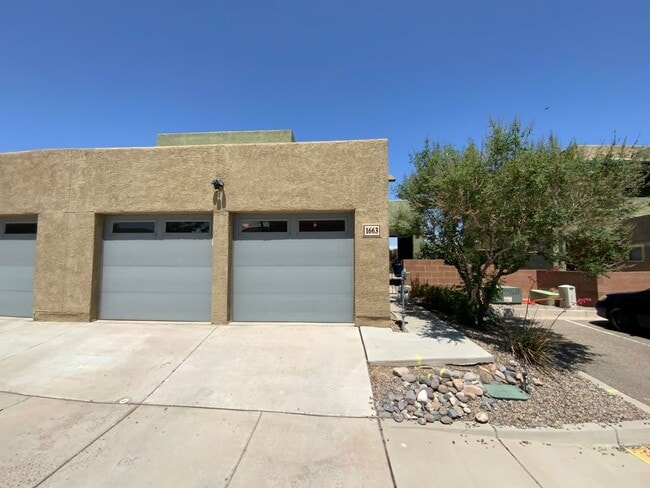 4 Bedroom Home Available in Juan Tabo Hills! - 4 Bedroom Home Available in Juan Tabo Hills!
