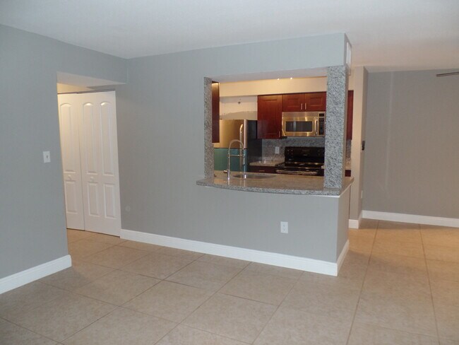 Building Photo - 2341 NW 33rd St Unit 410 Rental