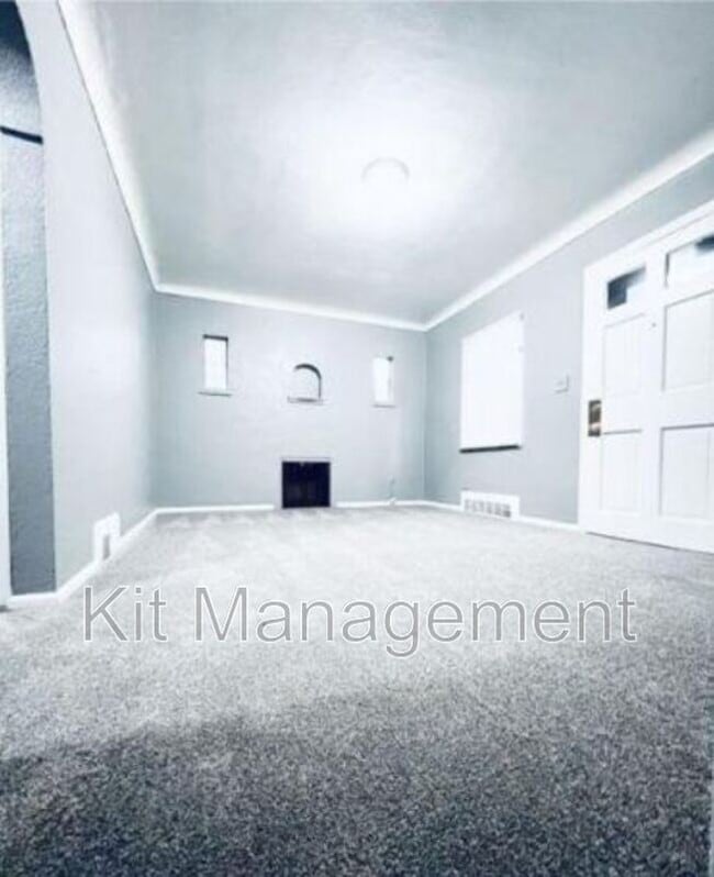 Photo - 4649 Burnham Ave