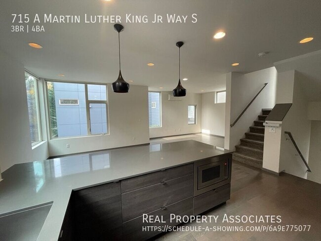 Photo - 715A Martin Luther King Jr Way S