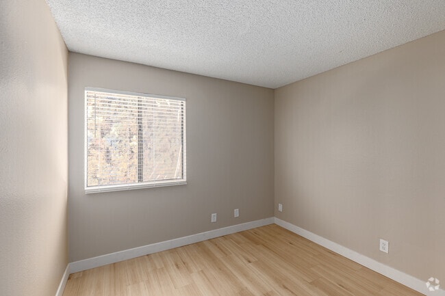 3BR, 2BA - 950SF - Bedroom