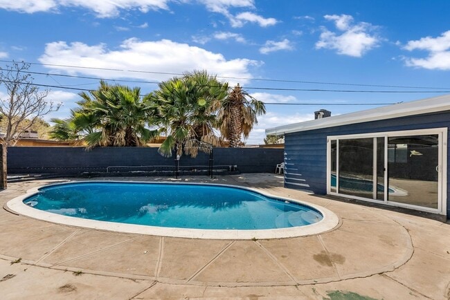 Photo - 442 Lightcap St