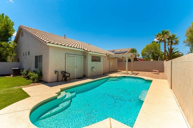 Photo - 4432 Lobero Ave