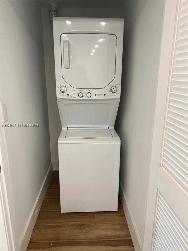 Photo - 13800 Highland Dr Unit 502