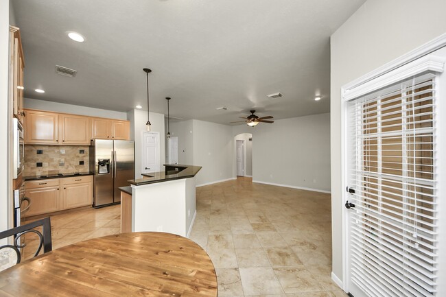 Building Photo - 4418 Ringrose Dr