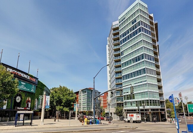 Building Photo - 1926 W Burnside St Unit 1513