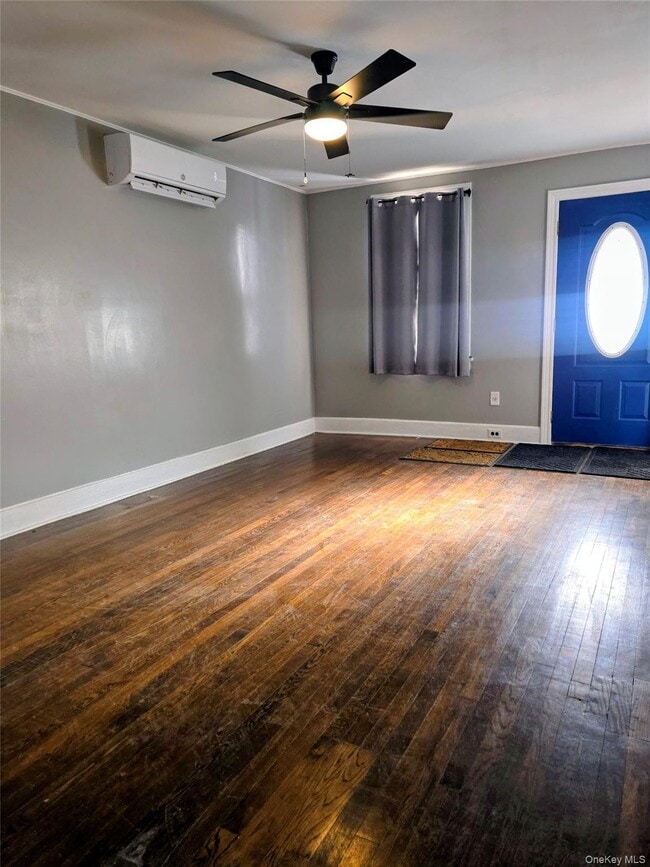 Photo - 310 N High St