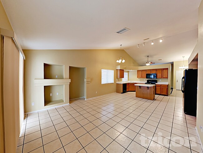 Photo - 610 Largo Azul Ave