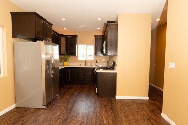 Cocina - 938 S Bernal Ave