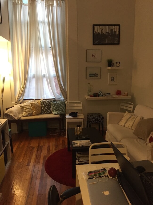 Building Photo - 1114 Spruce St Unit 03F