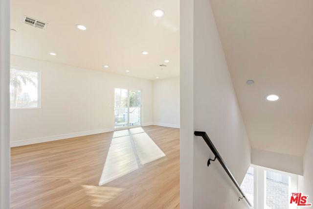 Photo - 2055 S Garth Ave Unidad A Rental