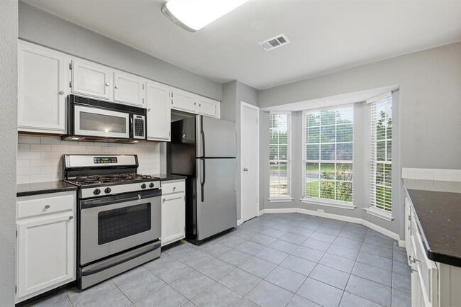 Photo - 6300 Evangeline Trail