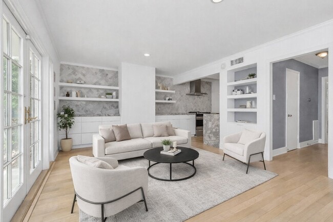 Photo - 3934 Roseland St