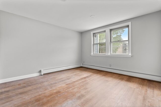 Building Photo - 389 Highland Ave Unit 2 Rental