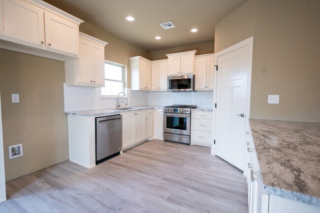 Photo - 514 Oak Ridge Dr