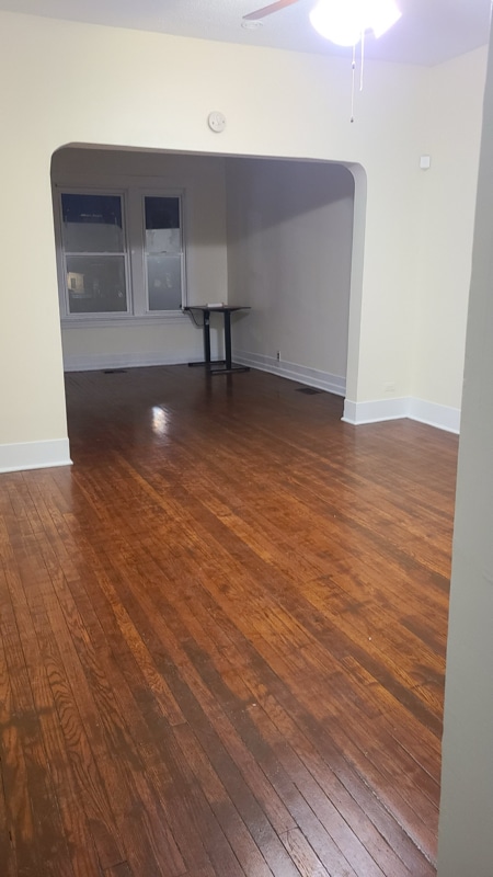 Photo - 611 E 75th St Unidad 2nd floor