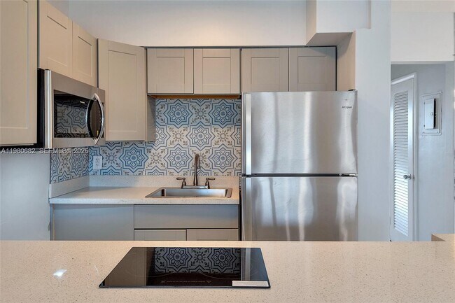 820 SW 11th Ave Unit 14B