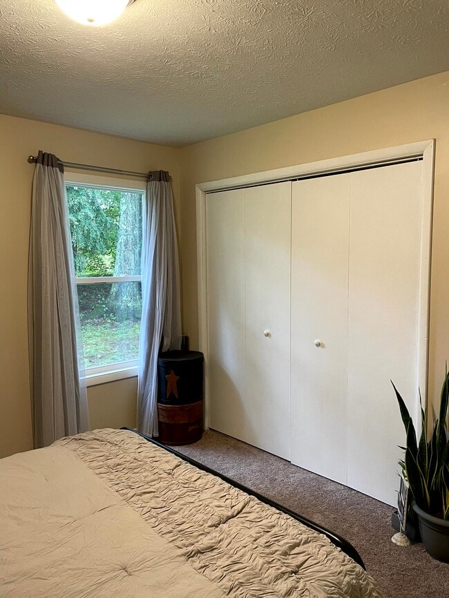 Photo - 205 King Dr