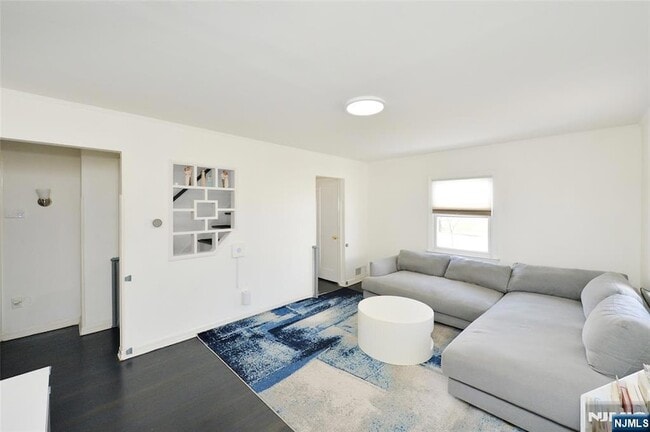 Photo - 483 Mt Prospect Ave