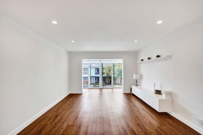 Photo - 6289 Bay Club Dr