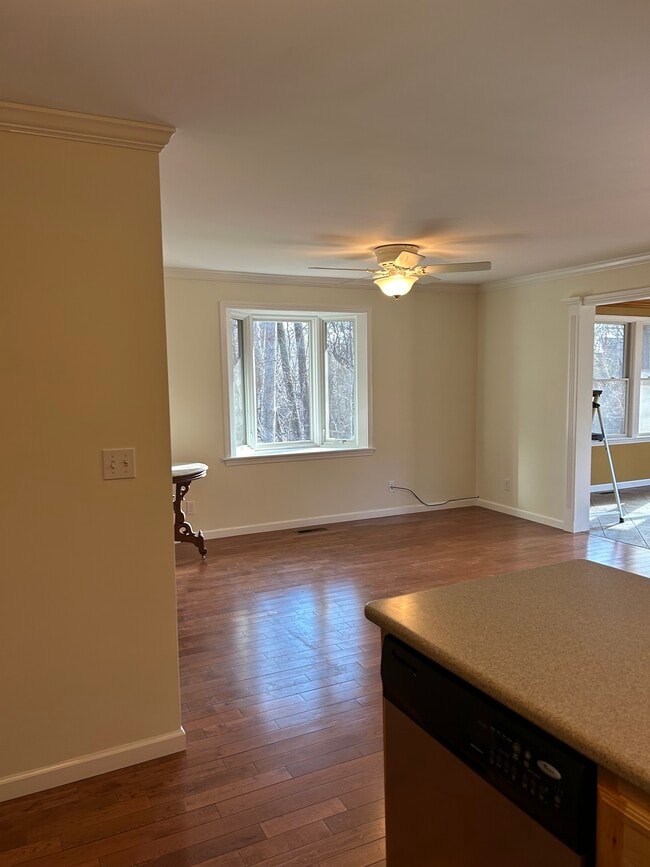 Building Photo - 8817 N Picture Ridge Rd Unit A