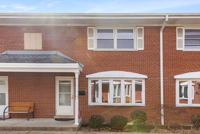 Photo - 509 Barnsdale Rd