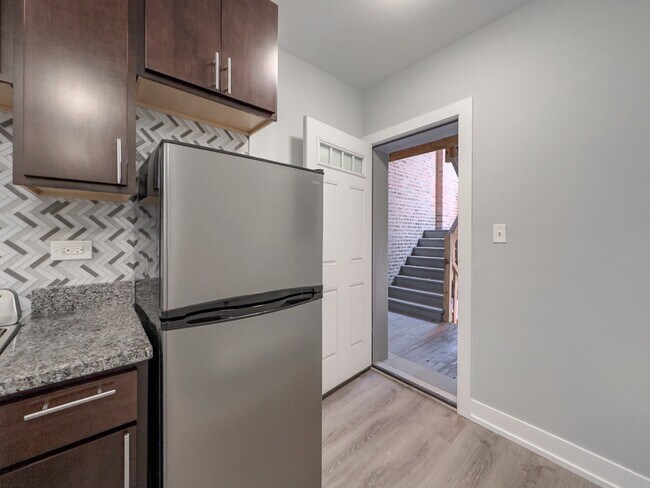 Photo - 436 W Belden Unidad 102C