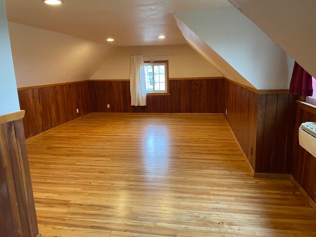 Photo - 4490 Kemp Rd