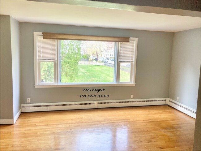 Living Room - 136 Bradford St Unidad 2