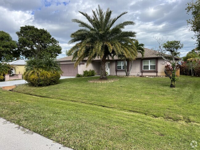 Building Photo - 1561 SE Appamattox Terrace Rental