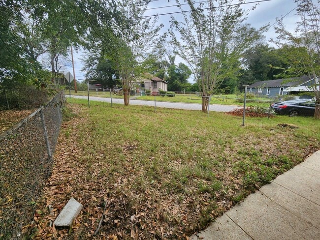 Photo - 2639 Willow St Unit A