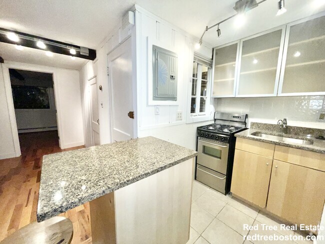 Building Photo - 24 Fayette St Rental