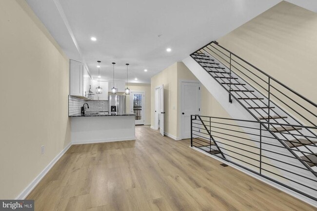 Building Photo - 2670 Braddock St Rental