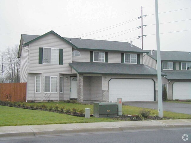 Building Photo - Spacious 3 Bedroom Home w/ Bonus Room & Do...