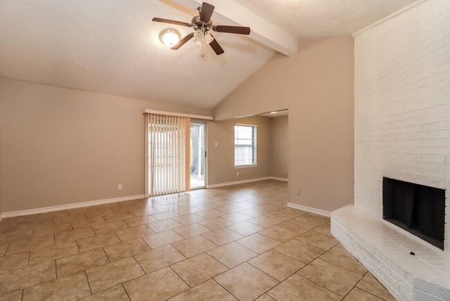 Photo - 1837 Heidelberg Dr