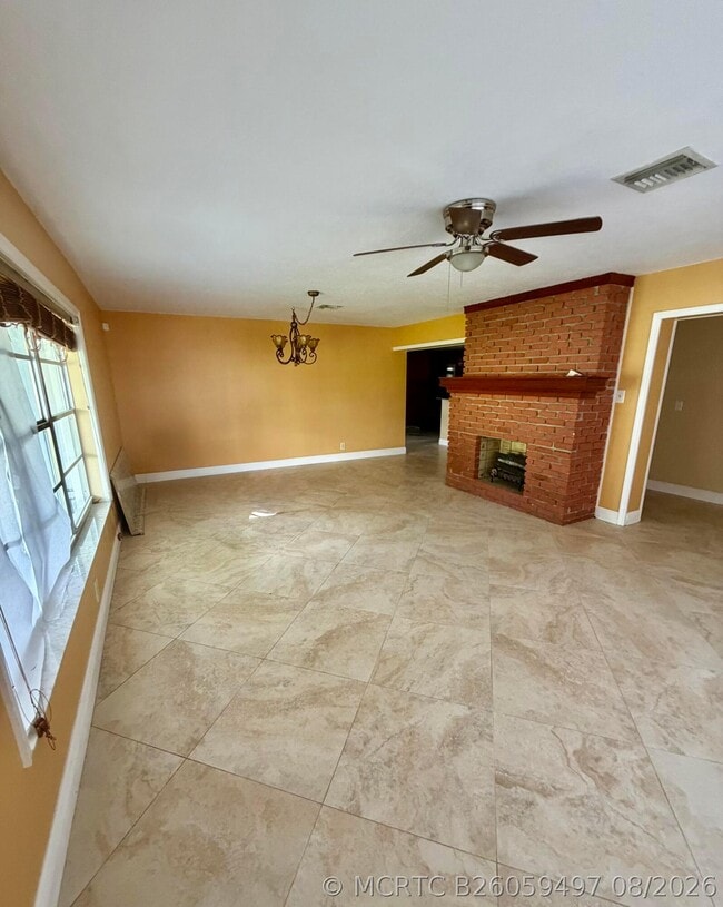 Photo - 2425 Ceceile Ave