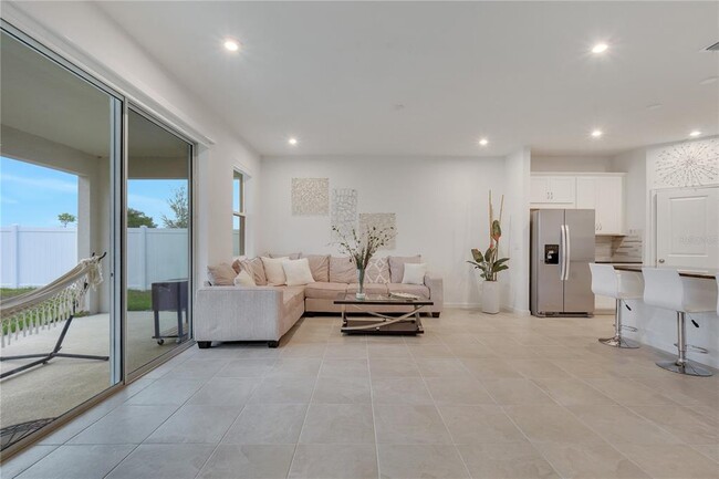 Photo - 1098 Boardwalk Pl