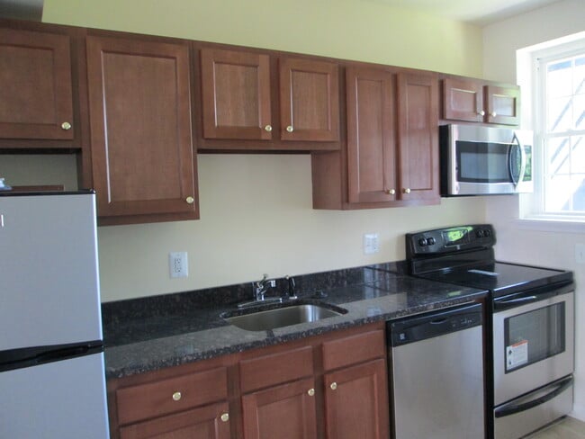 Photo - Holland Apartments On The James