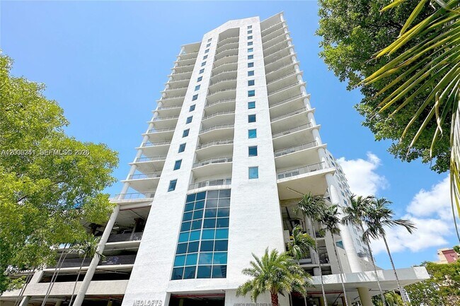 Photo - 10 SW South River Dr Unit 1010