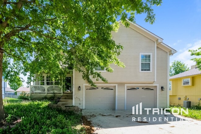 Building Photo - 825 SW Ridgeview Dr Rental
